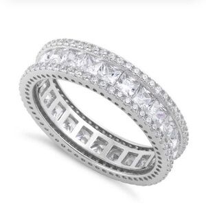 Elegant Silver Women's Crystal Band Ring